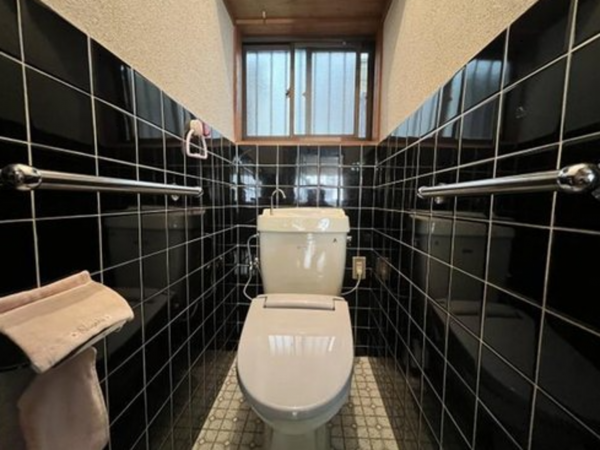 京都市伏見区久我西出町、中古一戸建てのトイレ画像です