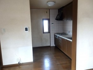 京都市伏見区新町、中古一戸建てのキッチン画像です