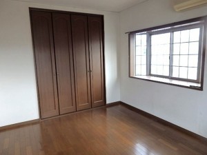 京都市伏見区新町、中古一戸建ての居間画像です