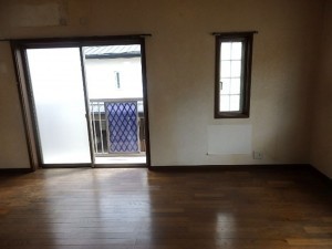 京都市伏見区新町、中古一戸建ての居間画像です