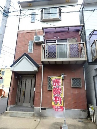 京都市伏見区新町、中古一戸建ての外観画像です