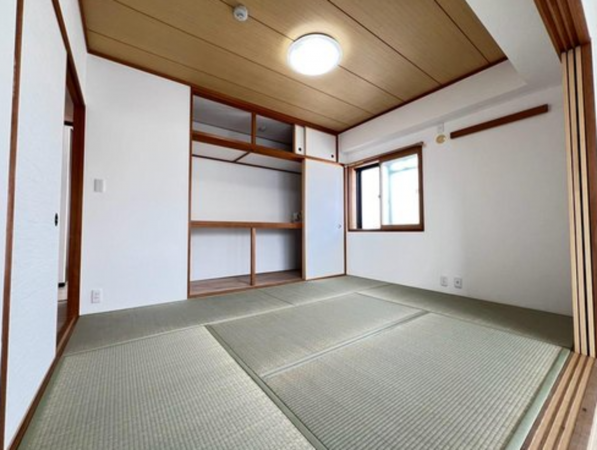 京都市伏見区深草大亀谷内膳町、マンションの画像です