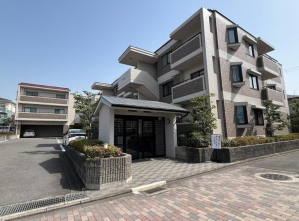 京都市伏見区深草大亀谷内膳町、マンションの画像です