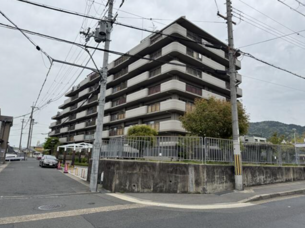 京都市伏見区石田大山町、マンションの画像です
