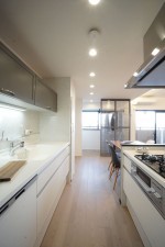 京都市右京区、マンションのキッチン画像です