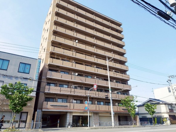 京都市右京区、マンションの外観画像です