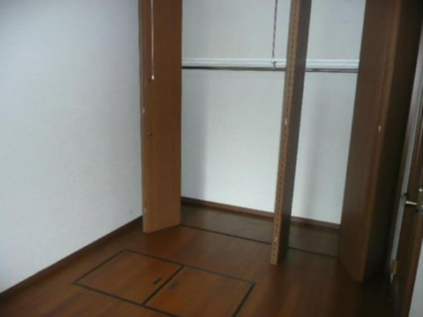 京都市伏見区醍醐構口町、マンションの画像です