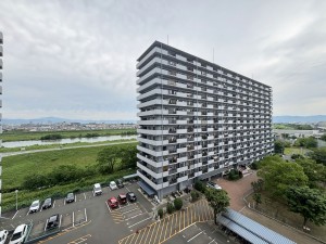 京都市伏見区淀際目町、マンションの画像です