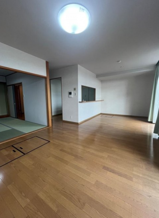 京都市伏見区醍醐構口町、マンションの画像です