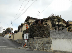 京都市伏見区深草石峰寺山町、中古一戸建ての画像です