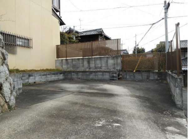 京都市伏見区深草石峰寺山町、中古一戸建ての画像です
