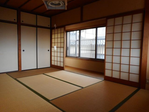 京都市伏見区深草石峰寺山町、中古一戸建ての画像です
