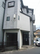 京都市伏見区久我森の宮町、収益物件/住宅の画像です