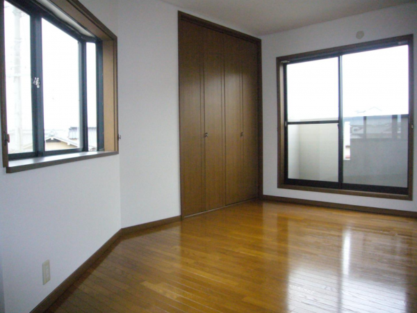 京都市伏見区久我森の宮町、収益物件/住宅の画像です