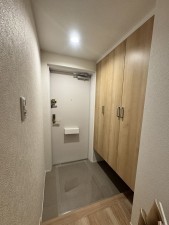 朝霞市膝折町、マンションの画像です