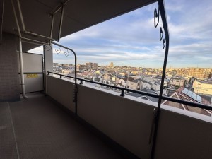 朝霞市膝折町、マンションの画像です