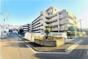 朝霞市溝沼、マンションの画像です