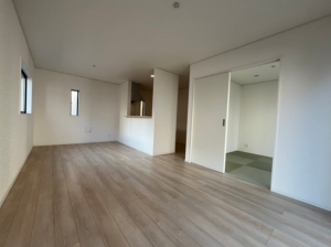 朝霞市宮戸、新築一戸建ての居間画像です