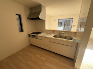 朝霞市宮戸、新築一戸建てのキッチン画像です