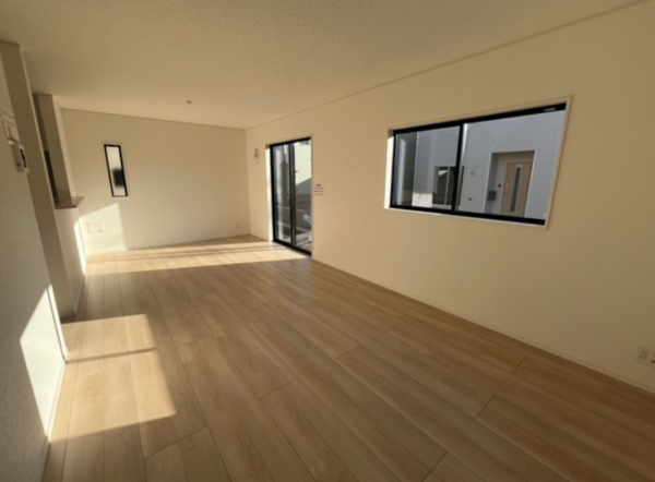 朝霞市宮戸、新築一戸建ての居間画像です