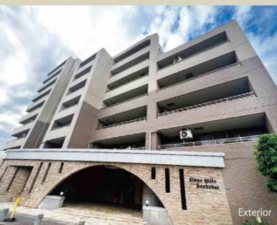 朝霞市泉水、マンションの外観画像です