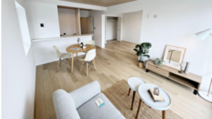 朝霞市根岸台、マンションの居間画像です