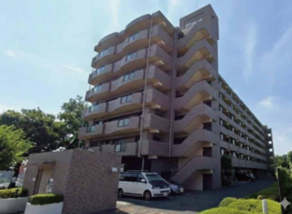 朝霞市膝折町、マンションの外観画像です