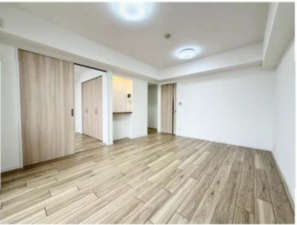 朝霞市膝折町、マンションの居間画像です