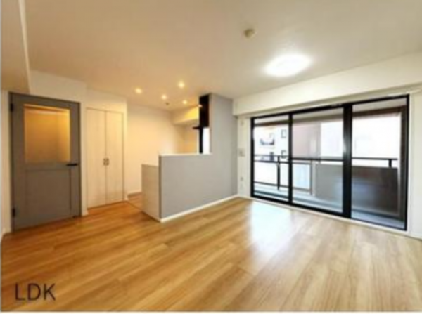 朝霞市本町、マンションの居間画像です