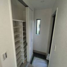 朝霞市根岸台、新築一戸建ての玄関画像です