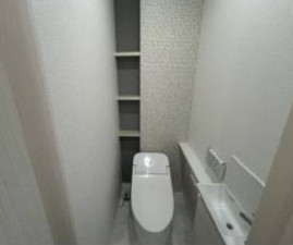 朝霞市根岸台、新築一戸建てのトイレ画像です