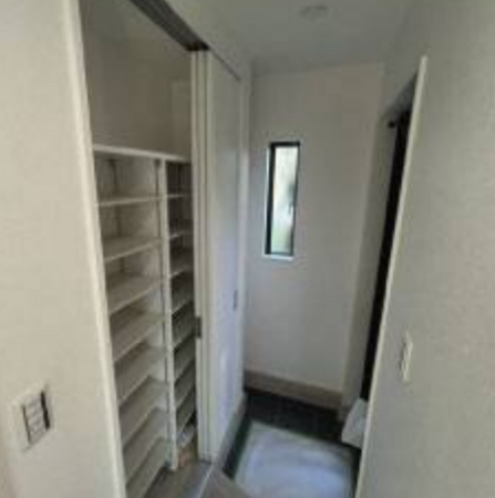 朝霞市根岸台、新築一戸建ての玄関画像です