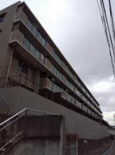 朝霞市根岸台、マンションの外観画像です