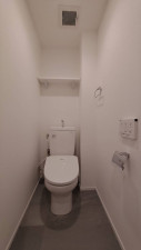 朝霞市三原、マンションのトイレ画像です