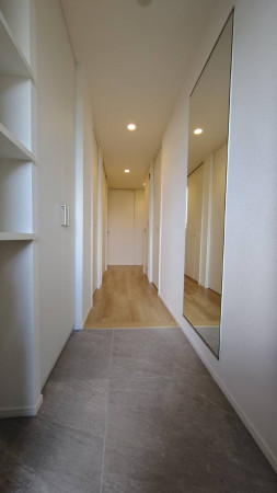 朝霞市三原、マンションの玄関画像です