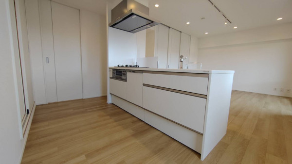 朝霞市三原、マンションのキッチン画像です