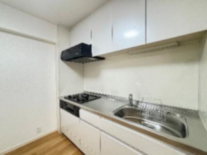 朝霞市根岸台、マンションのキッチン画像です