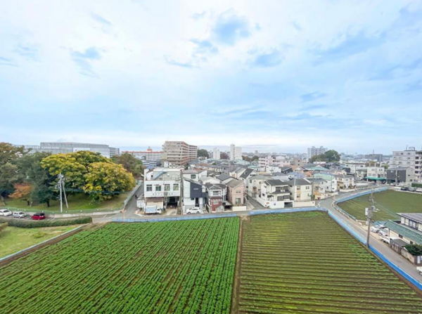 朝霞市泉水、マンションの画像です