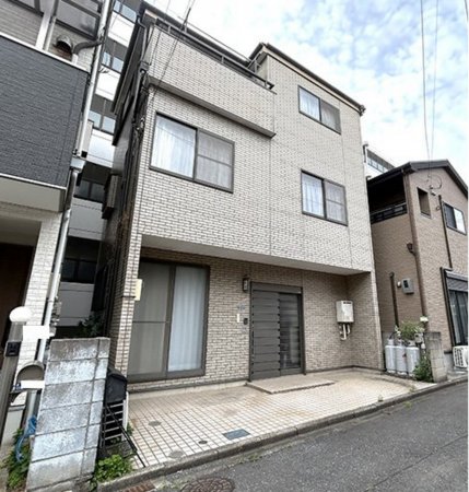 朝霞市溝沼、中古一戸建ての外観画像です