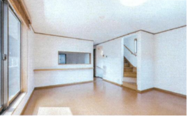 朝霞市根岸台、中古一戸建ての居間画像です