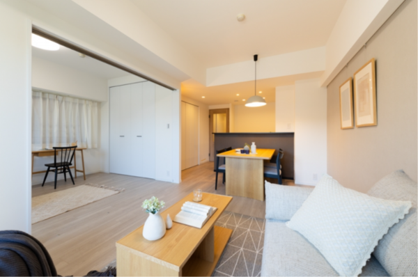 朝霞市東弁財、マンションの居間画像です
