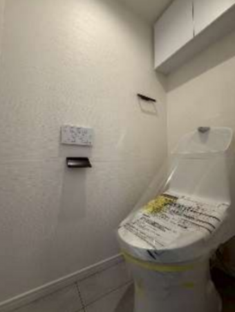朝霞市三原、マンションのトイレ画像です