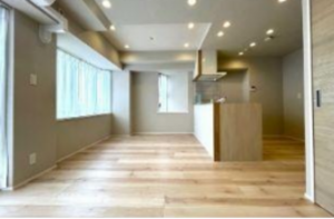朝霞市岡、マンションの居間画像です