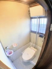 池田市豊島北、中古一戸建てのトイレ画像です