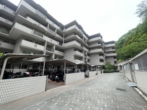 池田市伏尾町、マンションの画像です