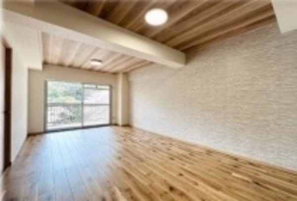 池田市伏尾町、マンションの居間画像です