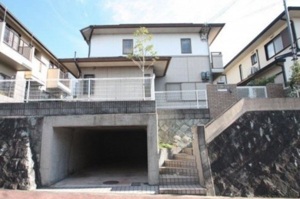 池田市伏尾台、中古一戸建ての画像です