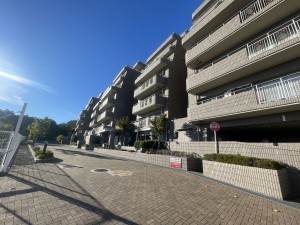 池田市畑、マンションの画像です