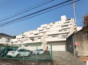 川西市寺畑、マンションの画像です
