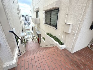 川西市寺畑、マンションの画像です